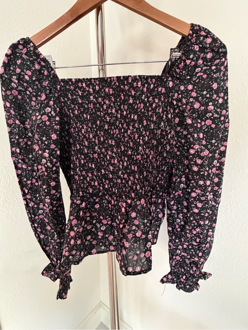 Smocked Long-Sleeve Smocked Floral Peplum Top - Black/Pink - Picture 7 of 7